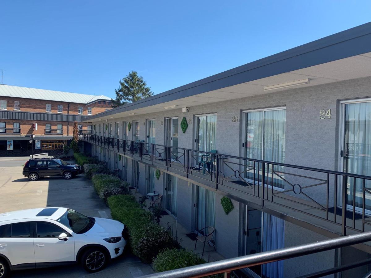 Crest Motor Inn Queanbeyan Exteriör bild