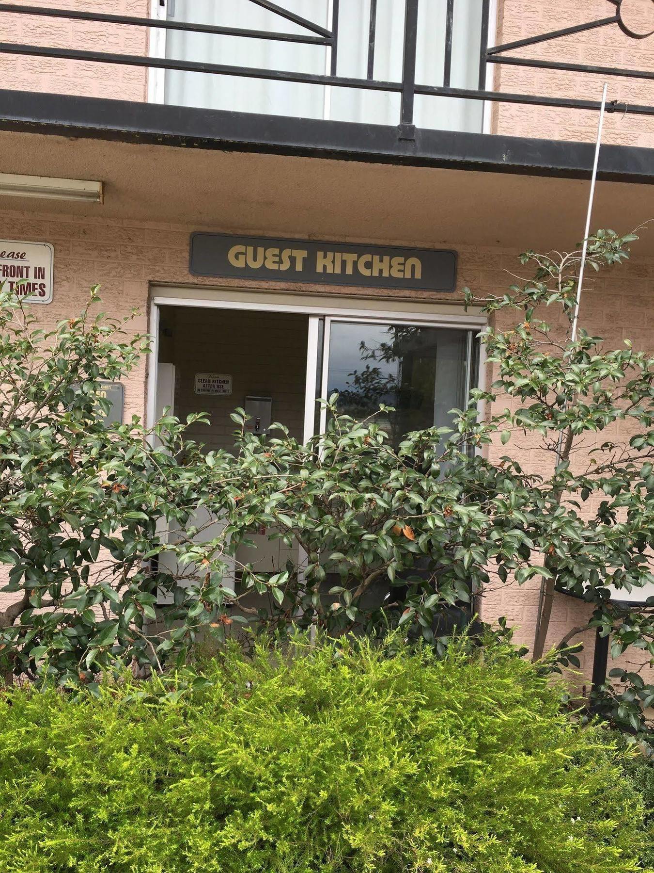 Crest Motor Inn Queanbeyan Exteriör bild
